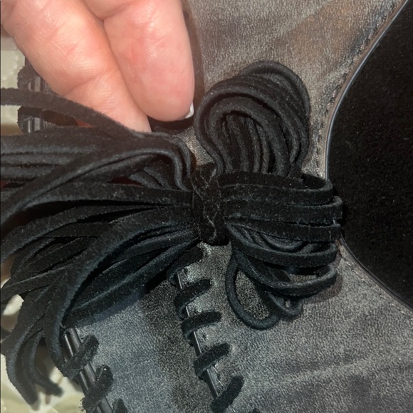 Elle & Joe Gypset Black and Gray Crossbody Bag with Adjustable Strap and Fringe - Picture 8 of 9